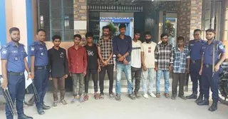 ফরিদপুরে পুলিশের বিশেষ অভিযান ৮ ছিনতাইকারী গ্রেপ্তার